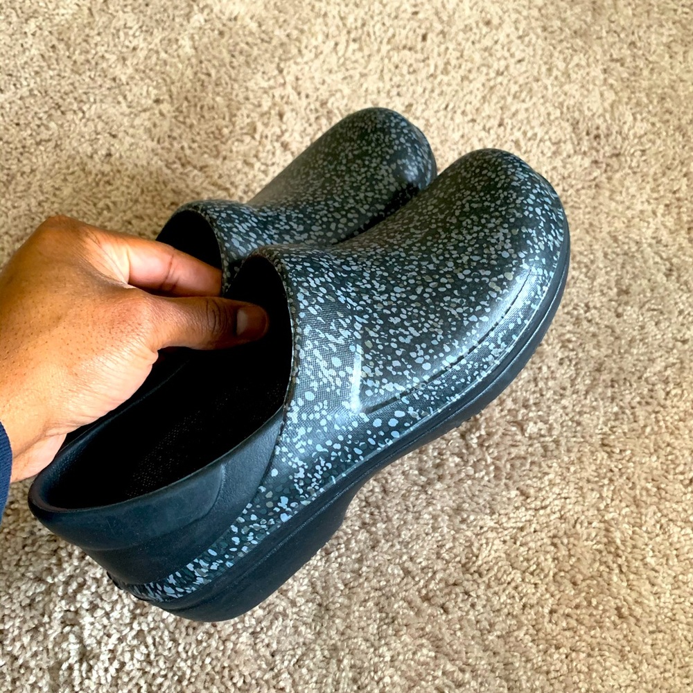 Crocs Neria Pro II  Slip Resistant Nursing Clog